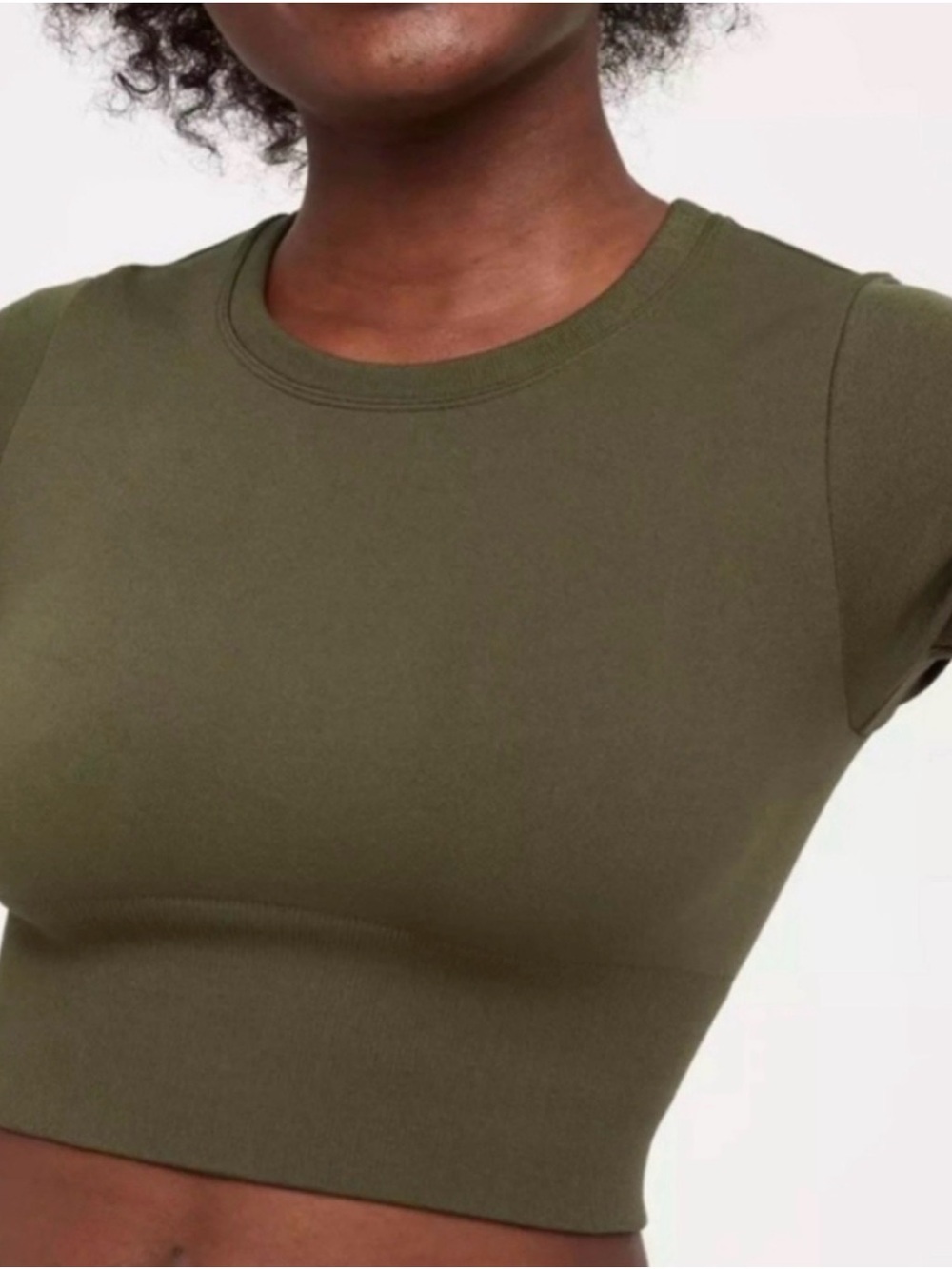 Offline by aerie Sidewalk Olive Crewneck Short-Sleeve Crop Top Stretch